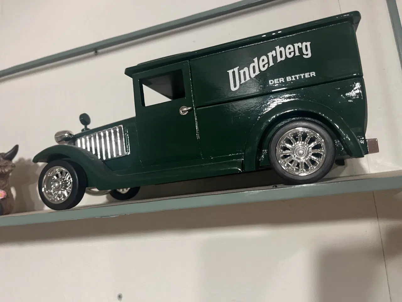 Billede 5 - 2 stk underberg biler