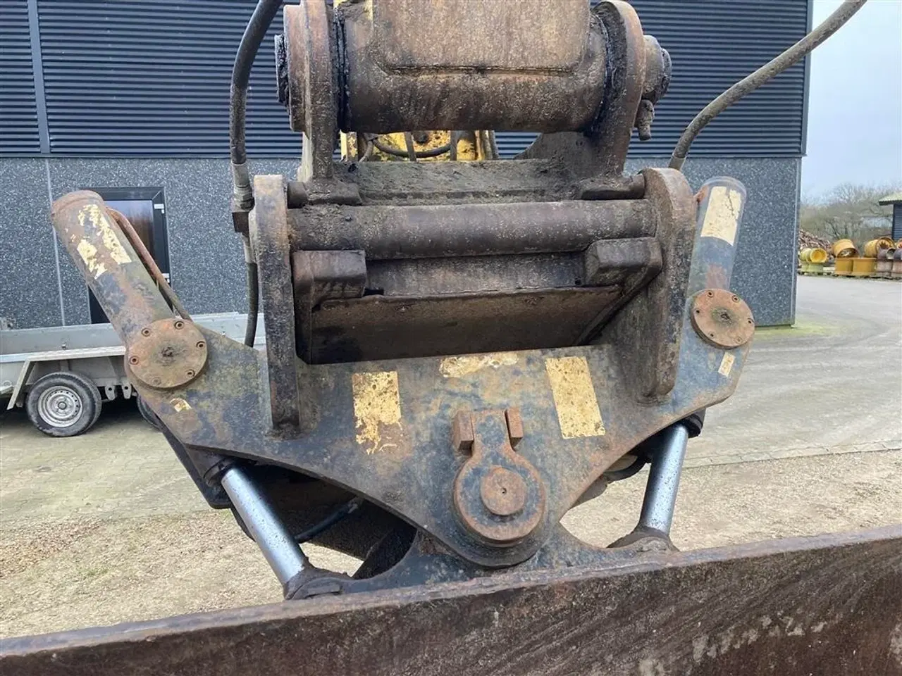 Billede 15 - New Holland E 265 LC Kipbart planerblad og graveskovl