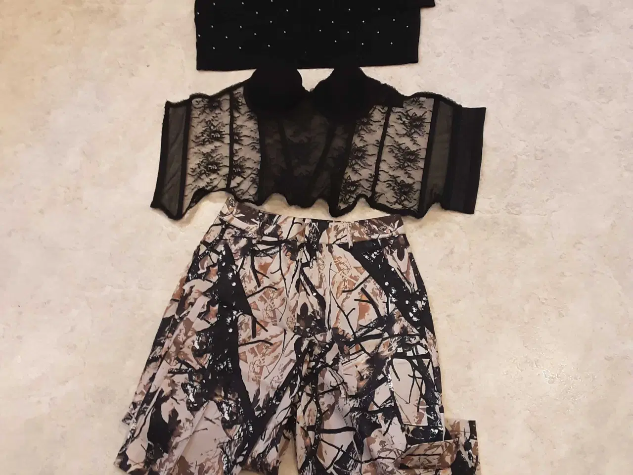Billede 1 - Sommer bukser, top,Cardigan. Str. 38.-40.