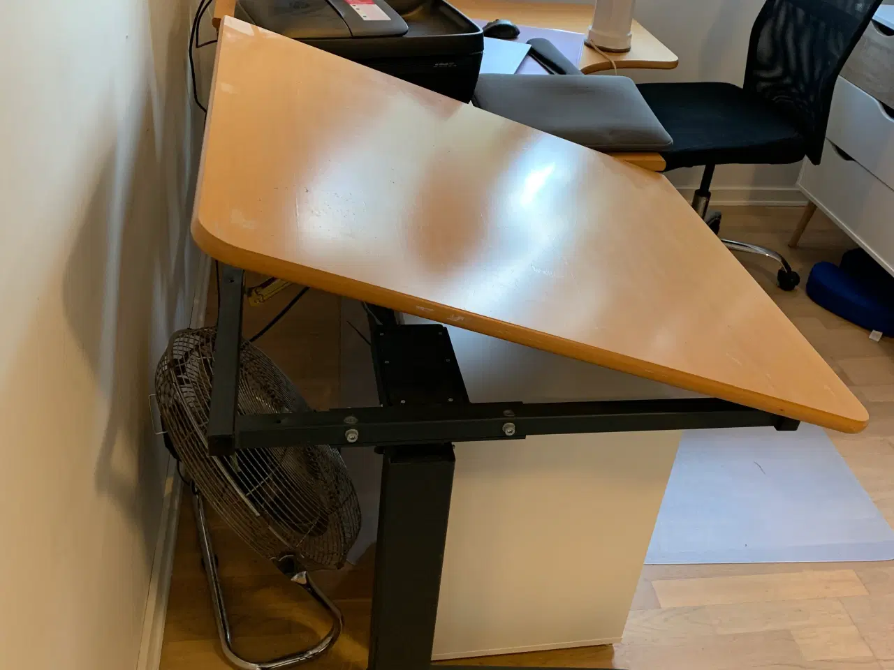 Billede 3 - Hæve/sænkebord med mange muligheder