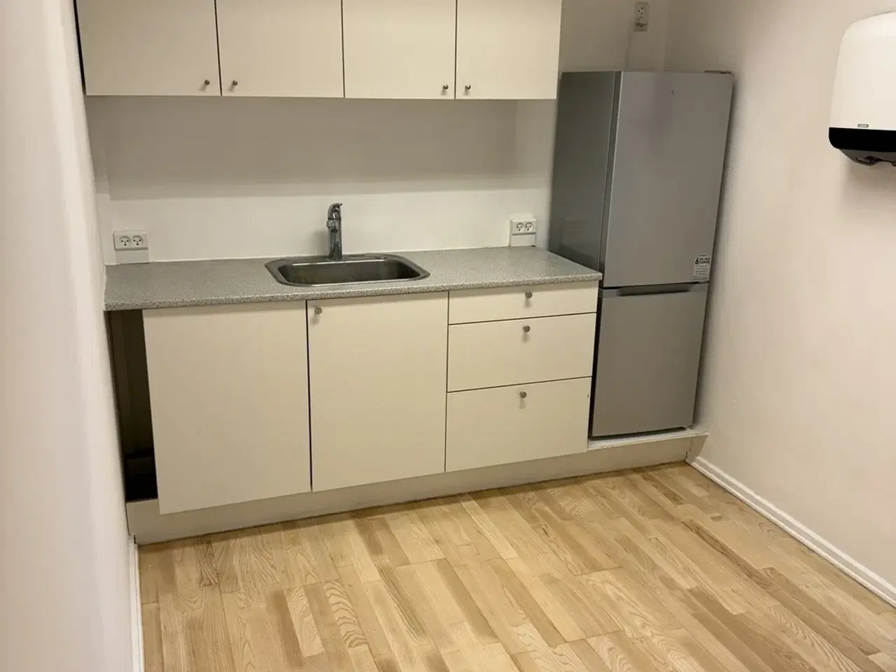 Billede 4 - Ved Irmabyen: Nyistandsat m. terasse