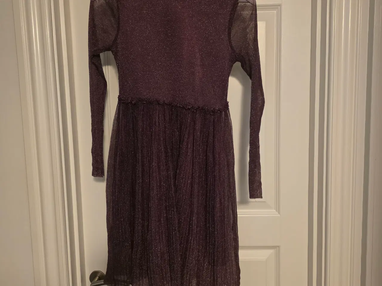 Billede 1 - Kjole "Name it", str. 152 (12 år).  