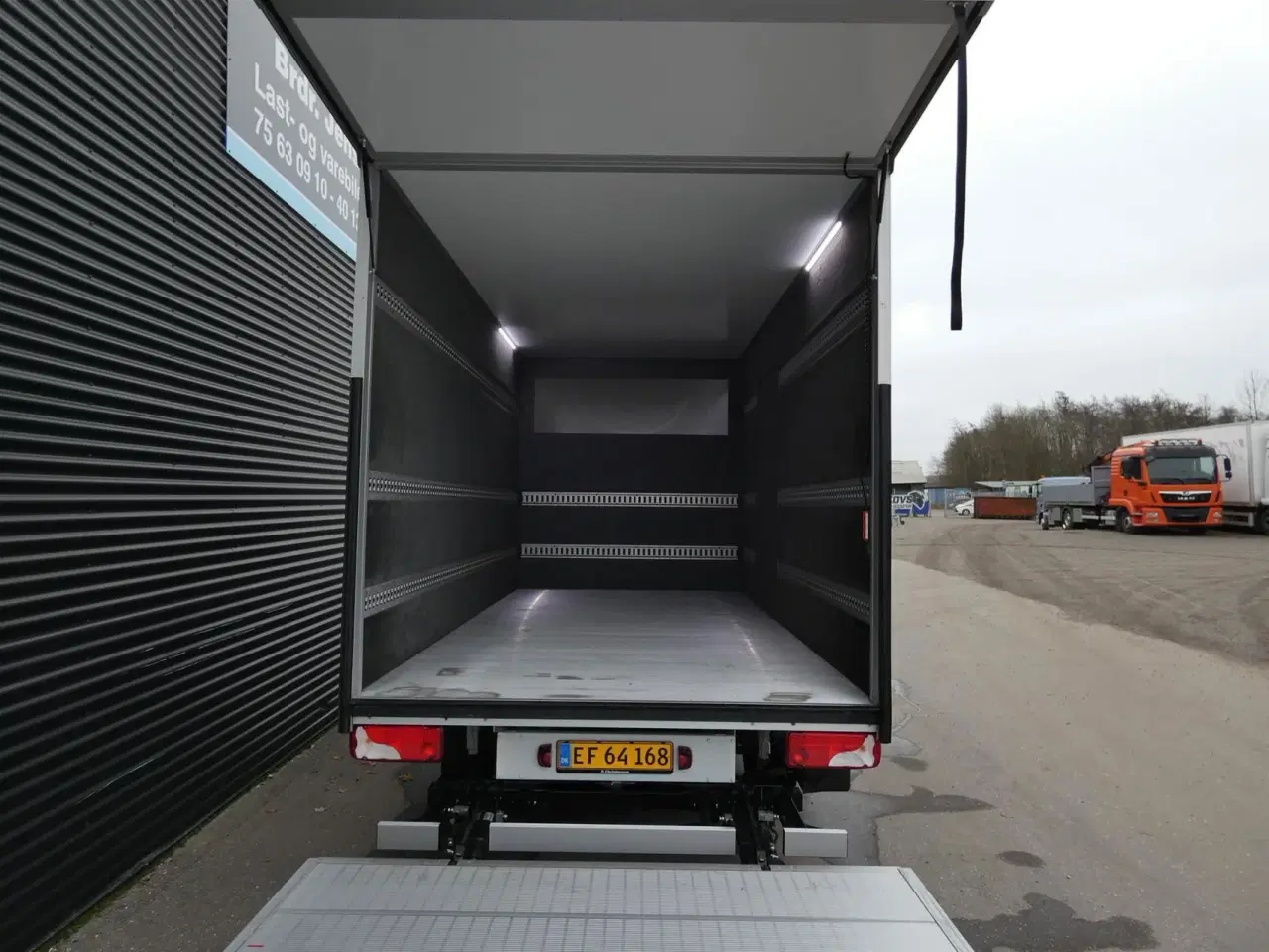 Billede 7 - Mercedes-Benz Sprinter 317 2,0 D Alu.kasse m/lift MØBELKASSE RWD 170HK Ladv./Chas. Aut.