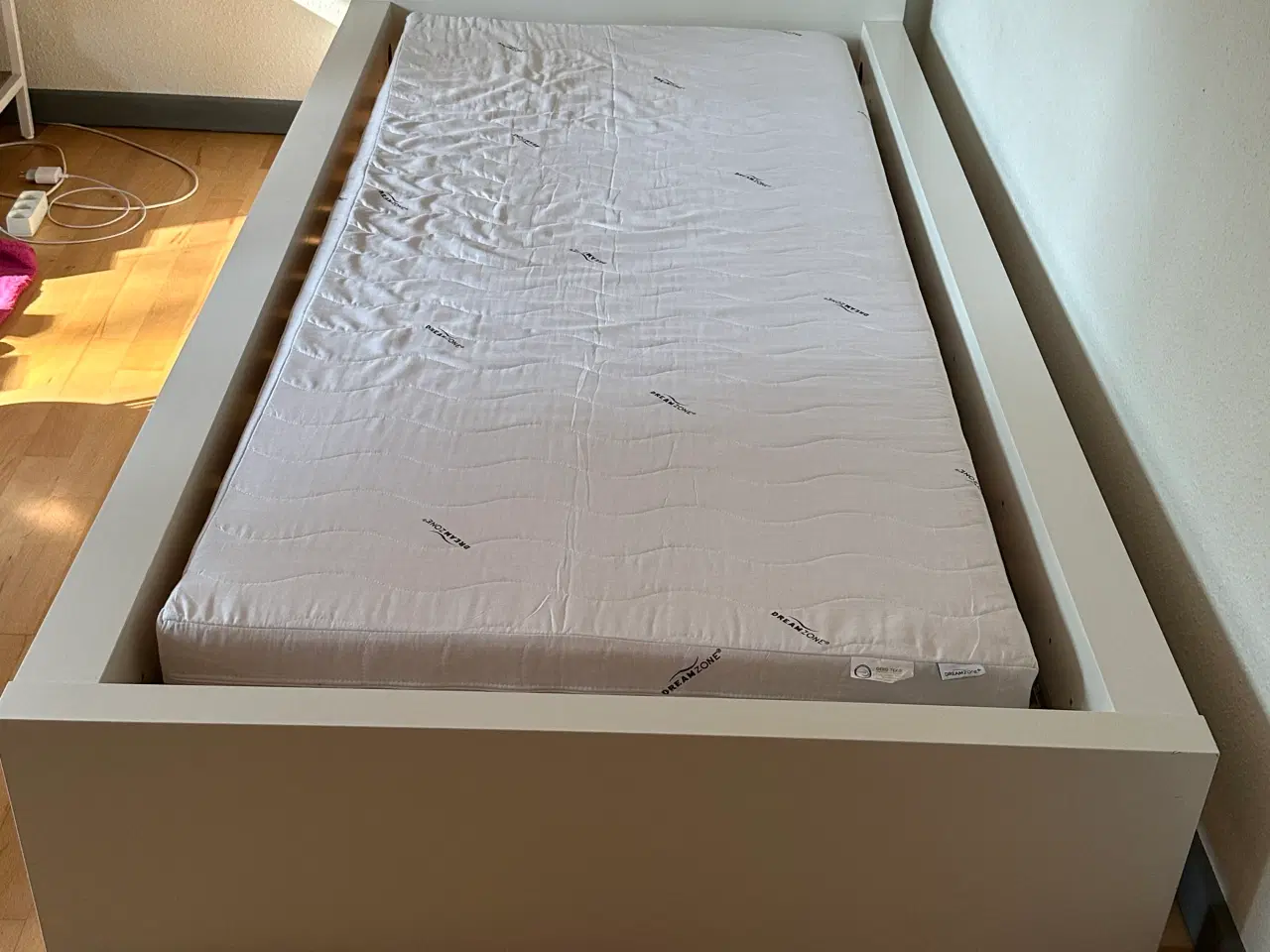 Billede 1 - IKEA MALM SENG HVID