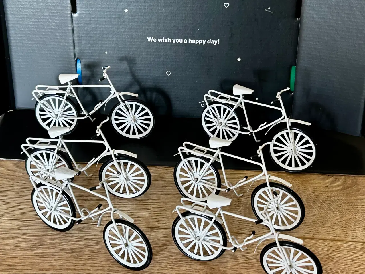 Billede 2 -   Retro Miniaturer/pynte cykle i metal    