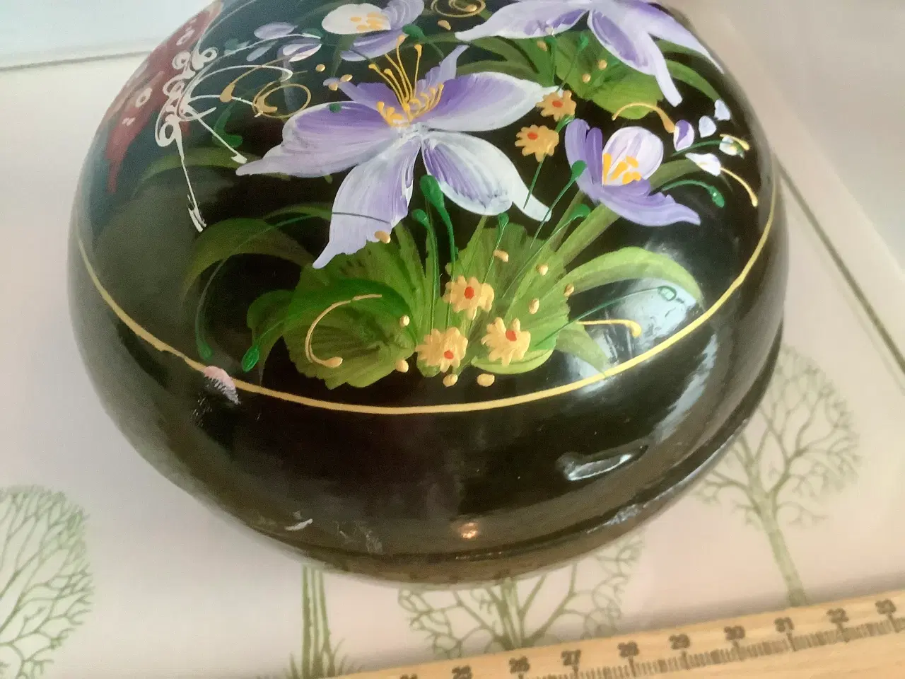 Billede 6 - Smukt håndmalet lakskrin med blomster.