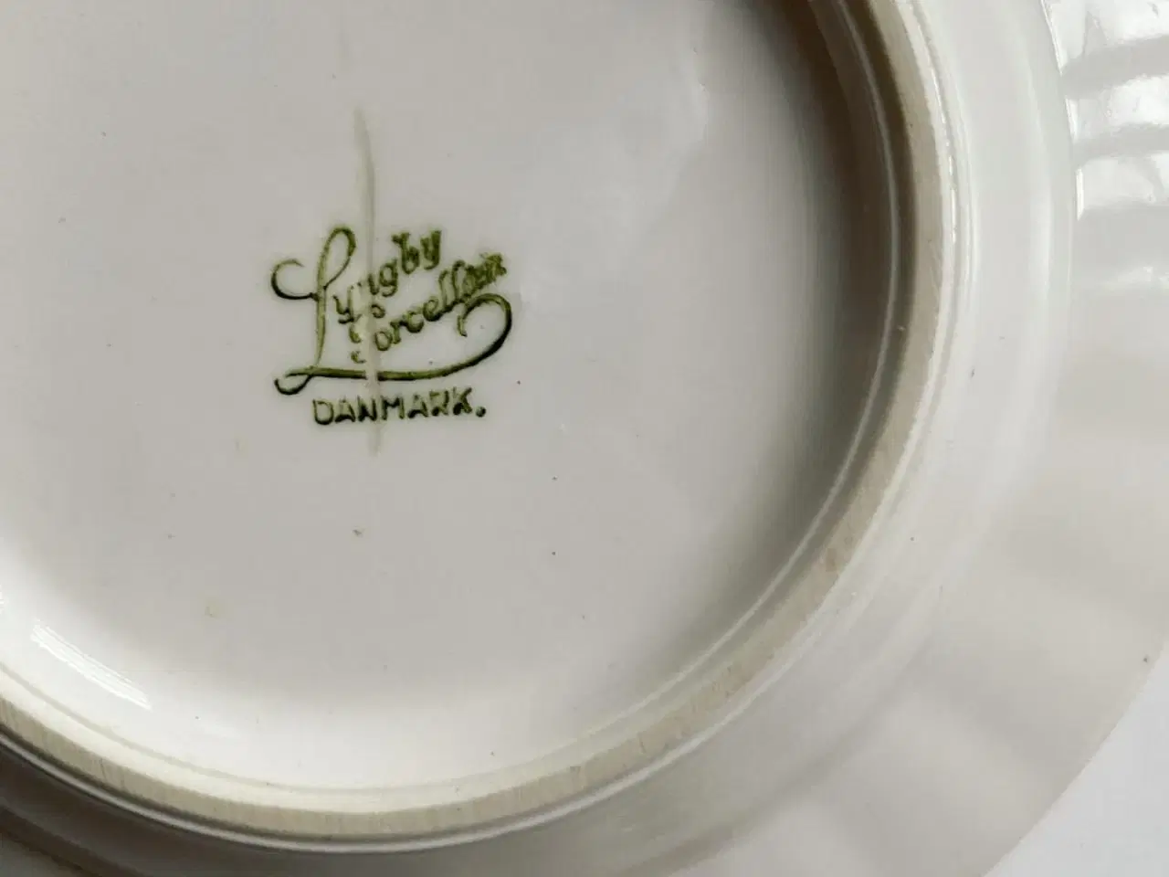 Billede 5 - Lyngby m hjemmemalet motiv og rosa kant