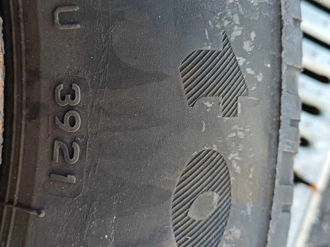 Billede 5 - Dæk på stålfalge til ford 