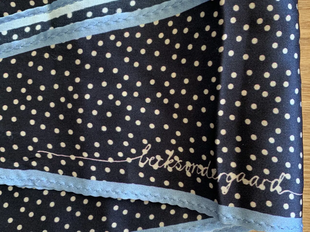 Billede 2 - Becksöndergaard silketørklæde 