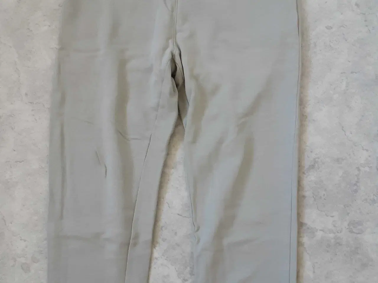 Billede 3 - Joggingbukser og strikbluse sæt. Str. 36.- 40.