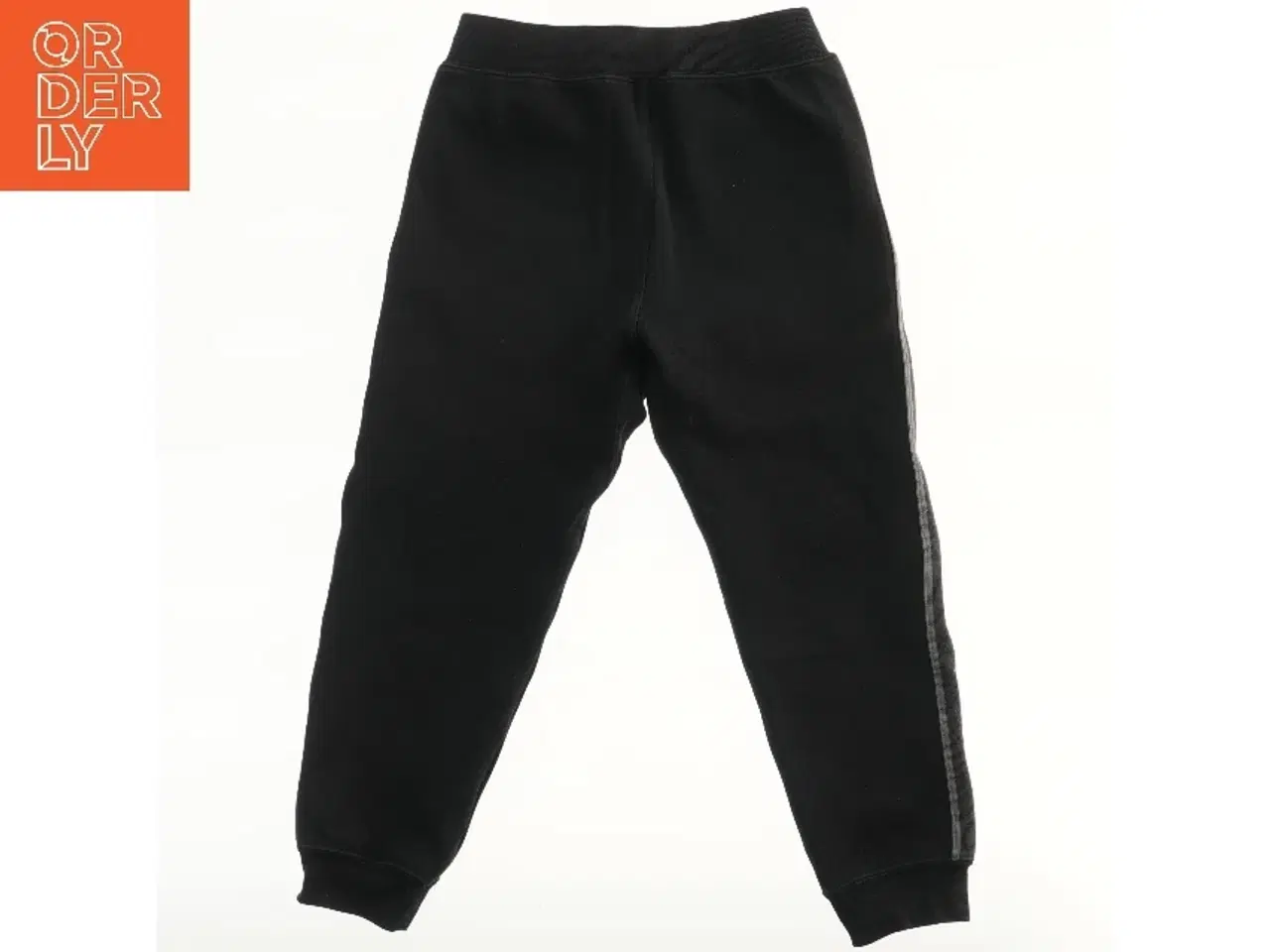 Billede 2 - Sort træningsbukser med sidelommer fra Uniqlo (str. 116)
