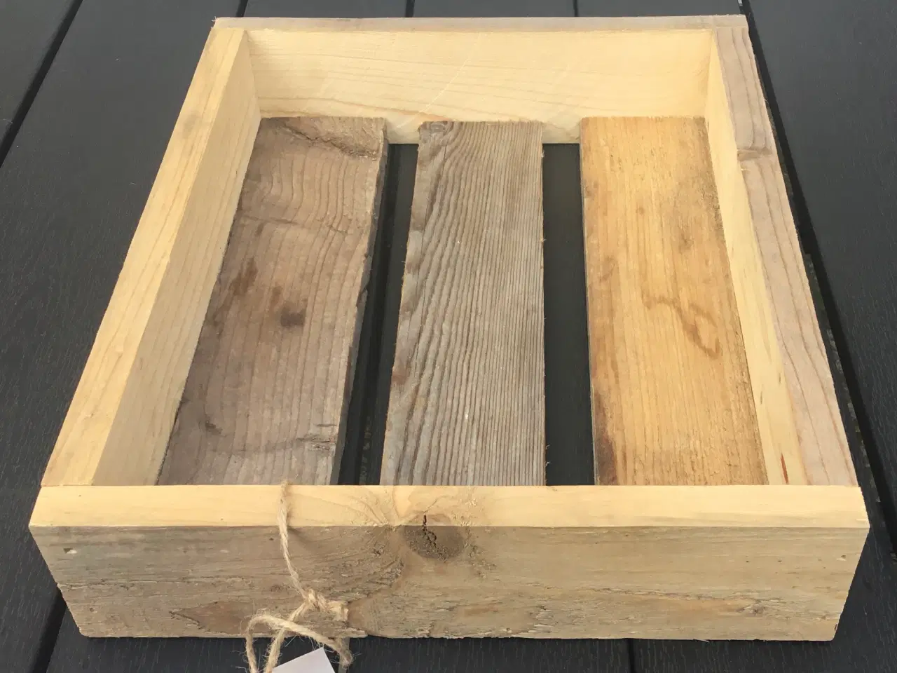 Billede 6 - Bakke i genbrugstræ fyr  29 x 36 cm