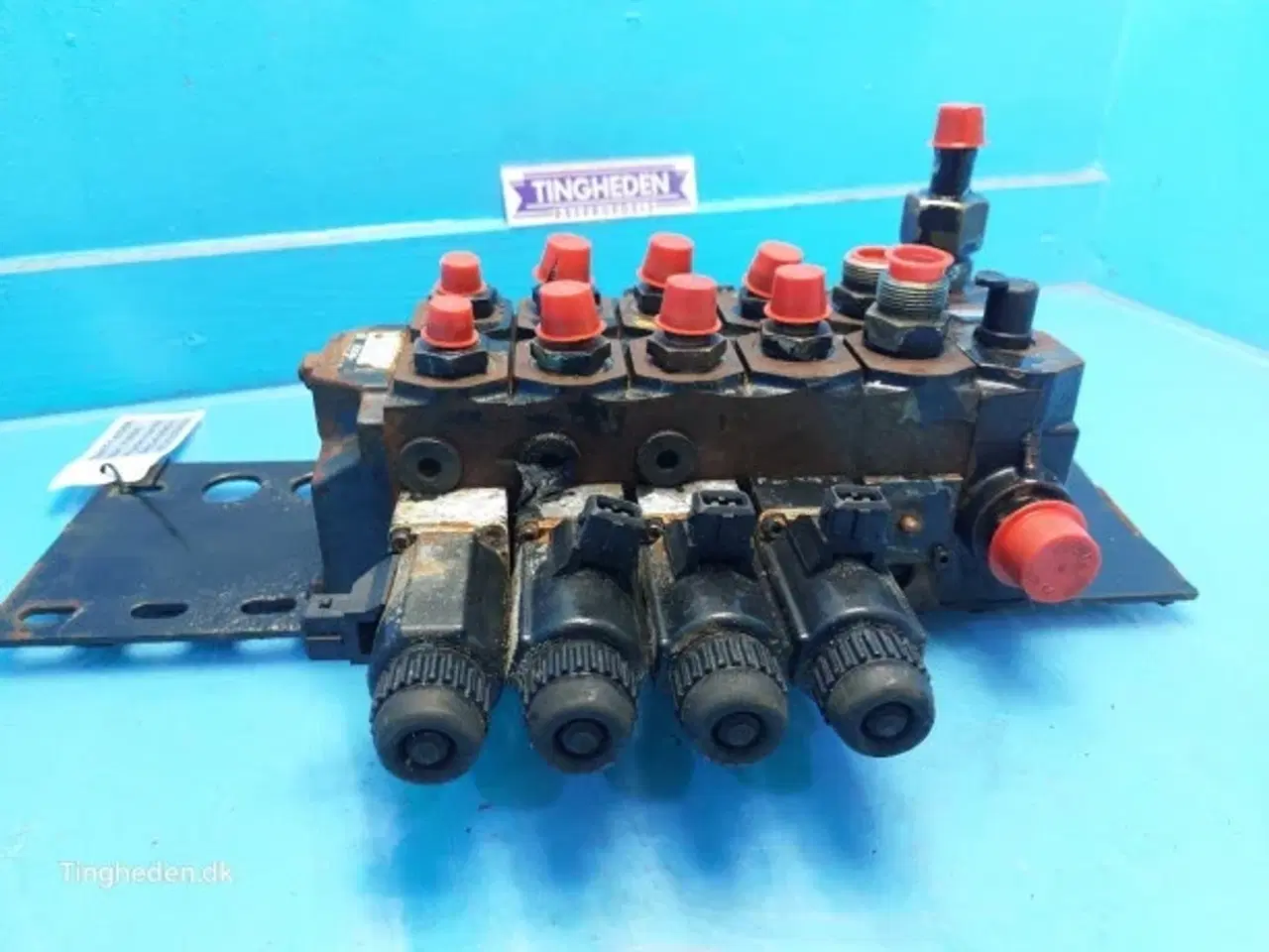 Billede 10 - New Holland FX60 Hydraulikventil 84043951