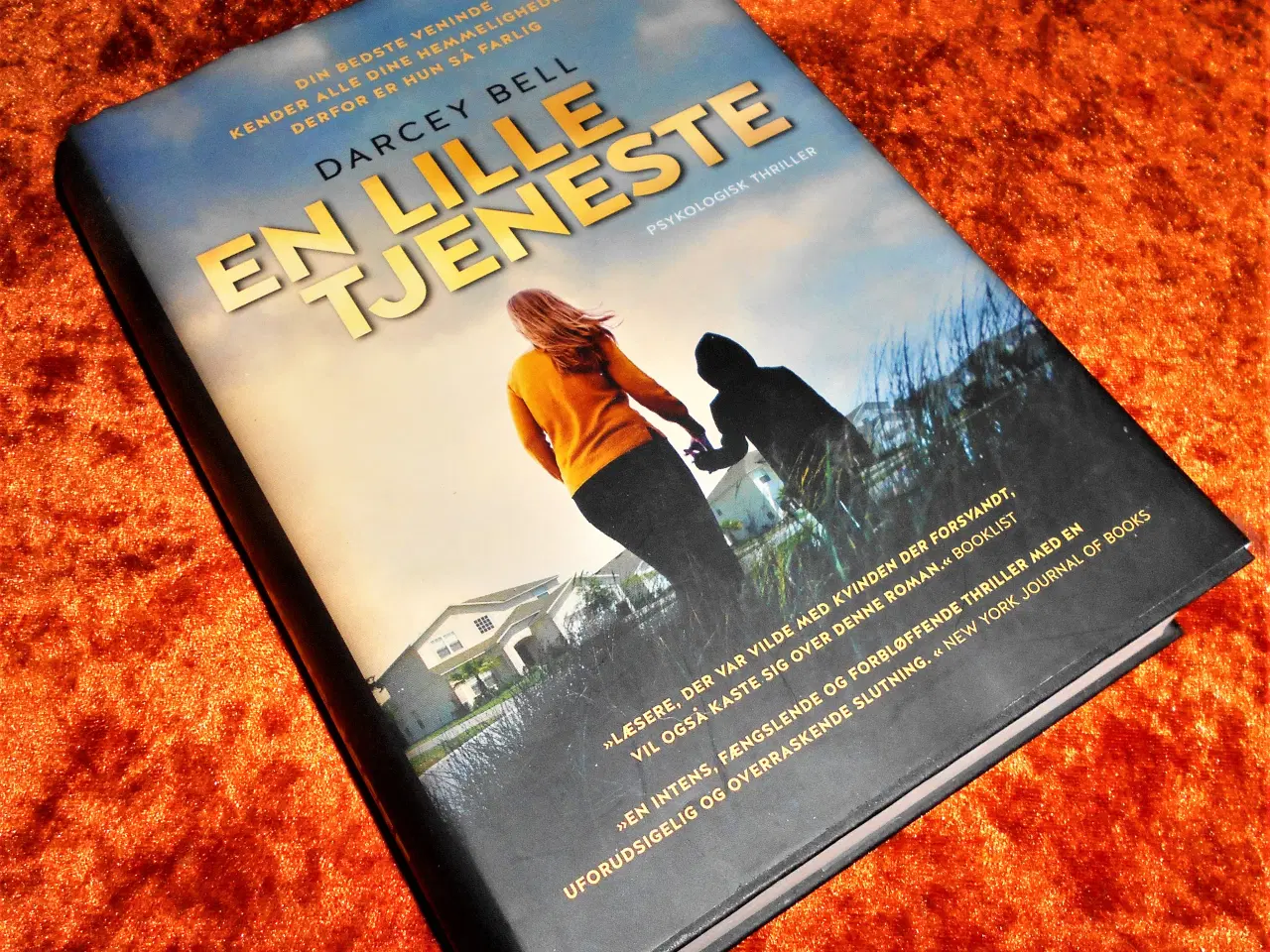 Billede 1 - En lille tjeneste, Darcey Bell,