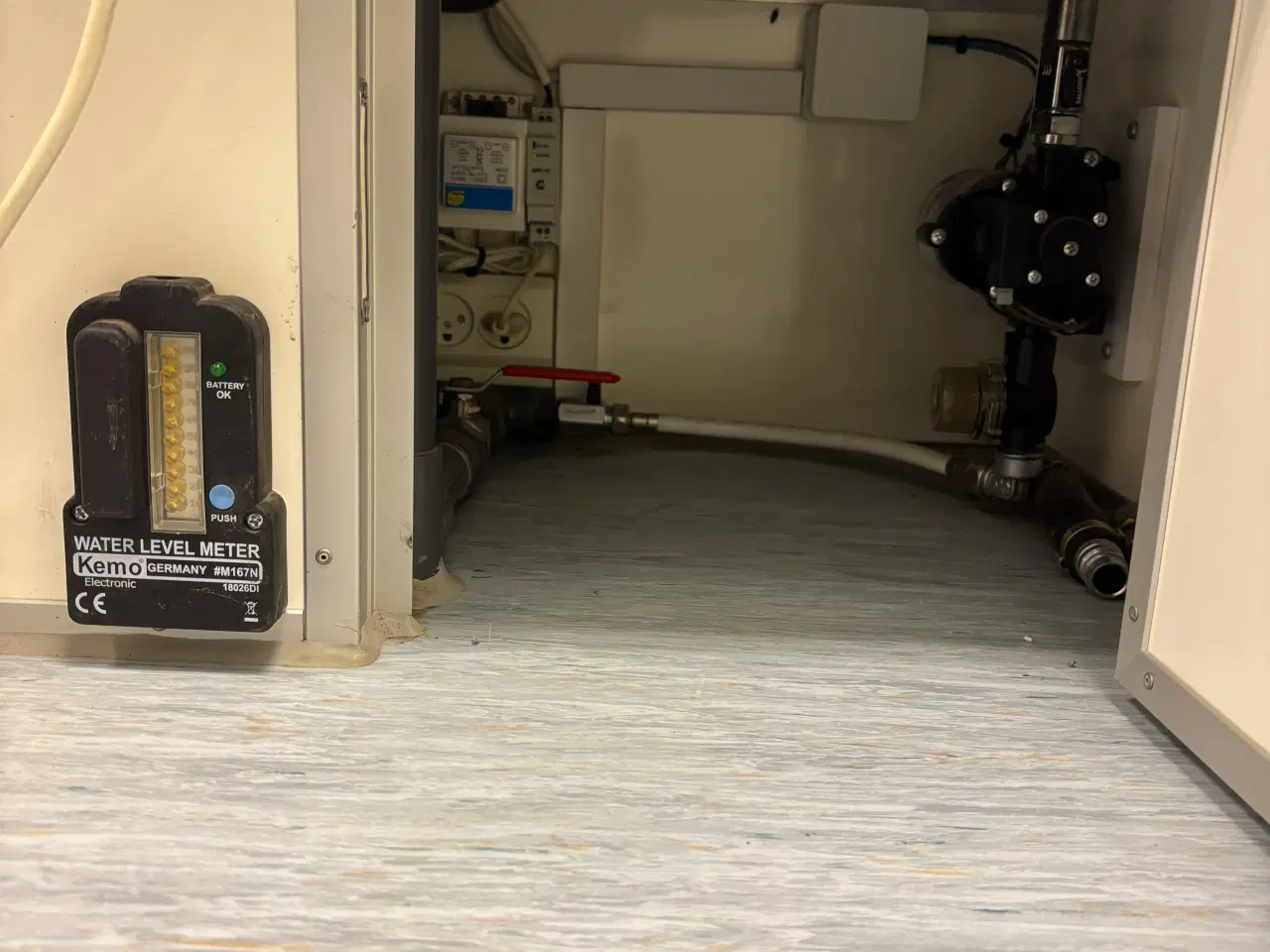 Billede 4 - Mandskabsvogn med vakuumtoilet