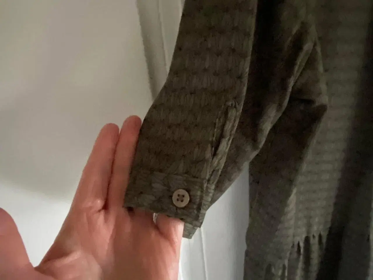 Billede 2 - Ny kjole str small (42/44)