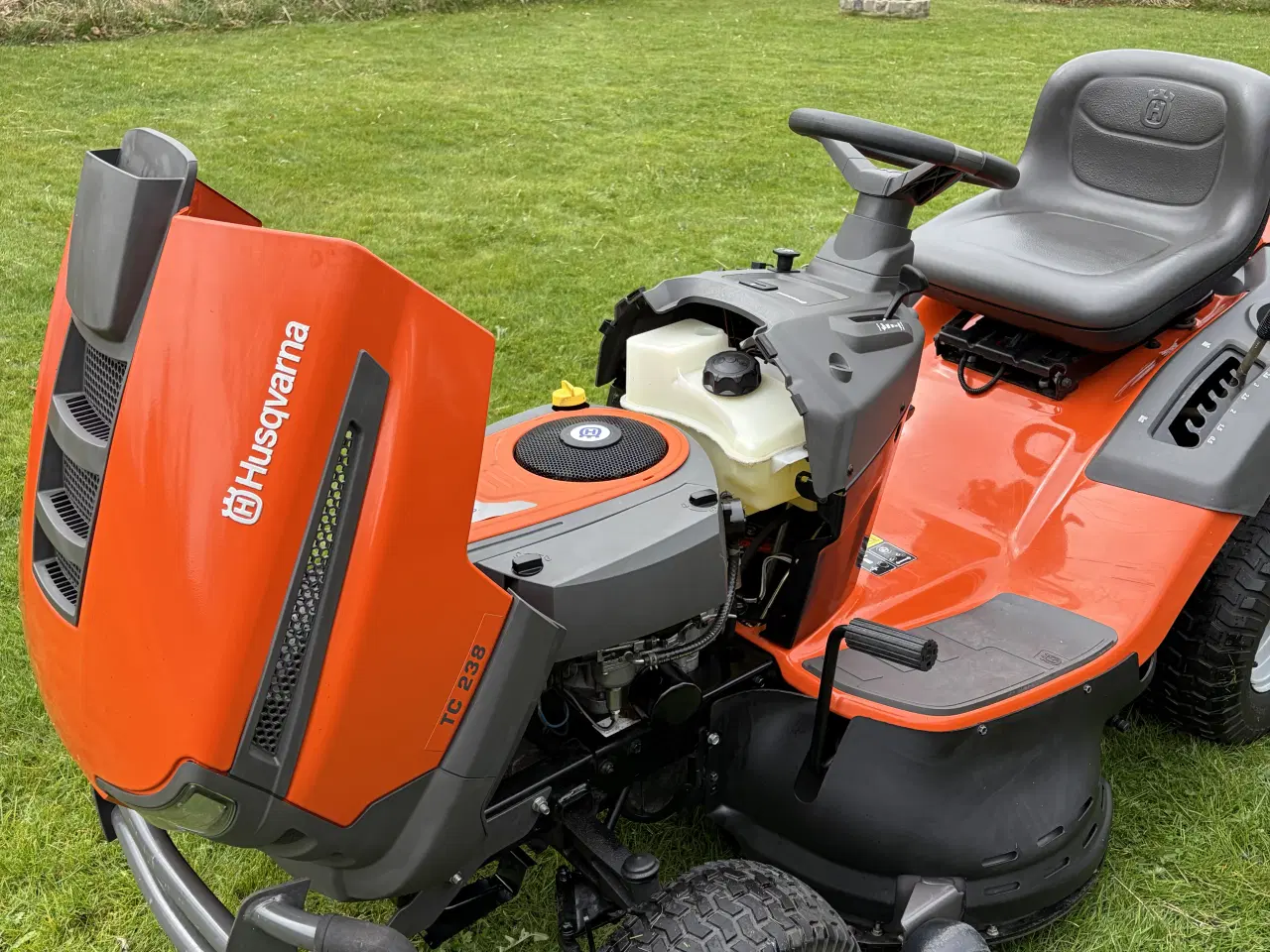 Billede 4 - Husqvarna TC238 Havetraktor