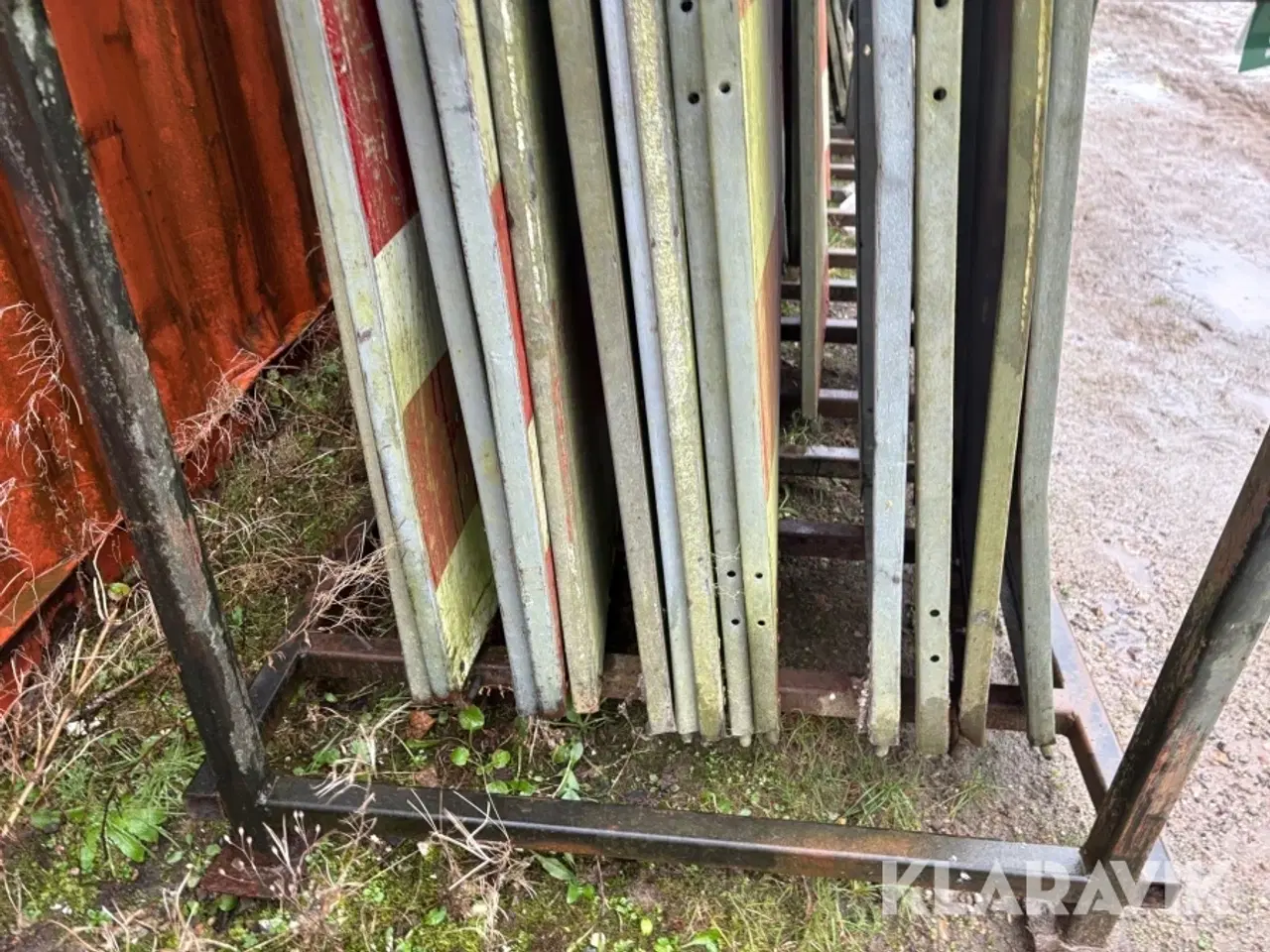 Billede 8 - Stativ med vejskilte cirka 39 skilte