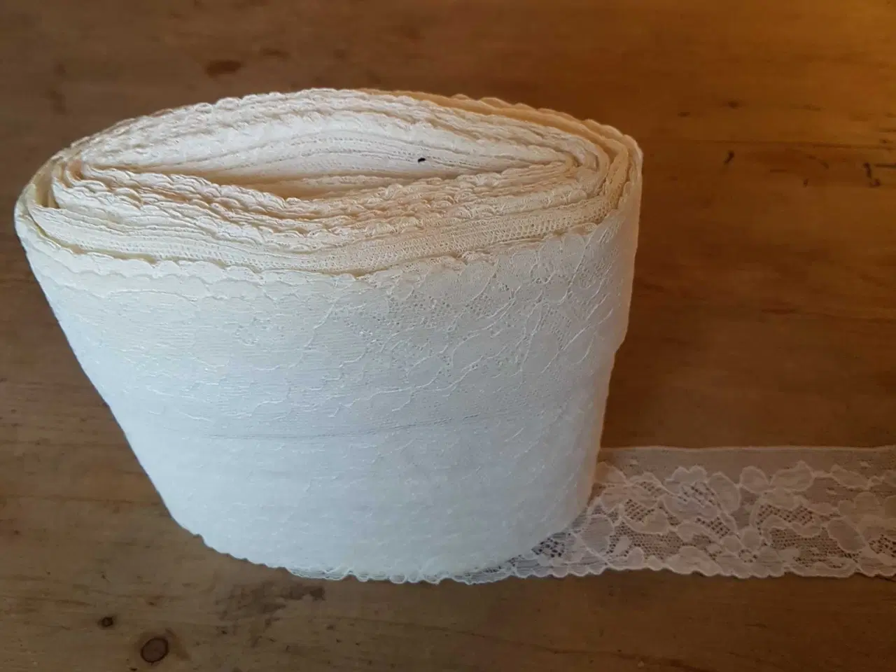 Billede 3 - 54 m blonde. 30 kr pr. m.