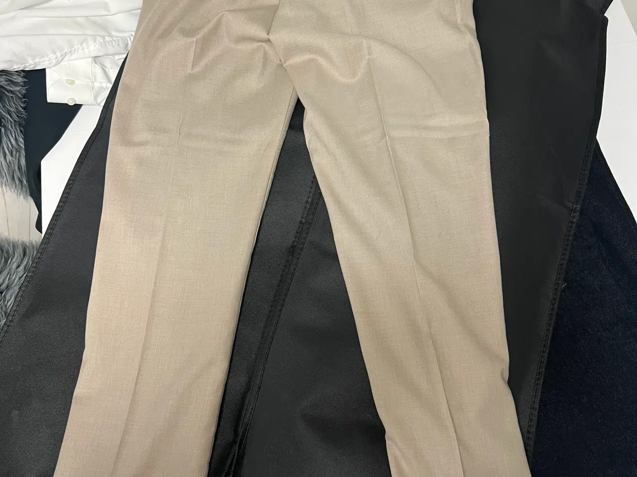 Billede 5 - Jack and jones jakkesæt i farven beige