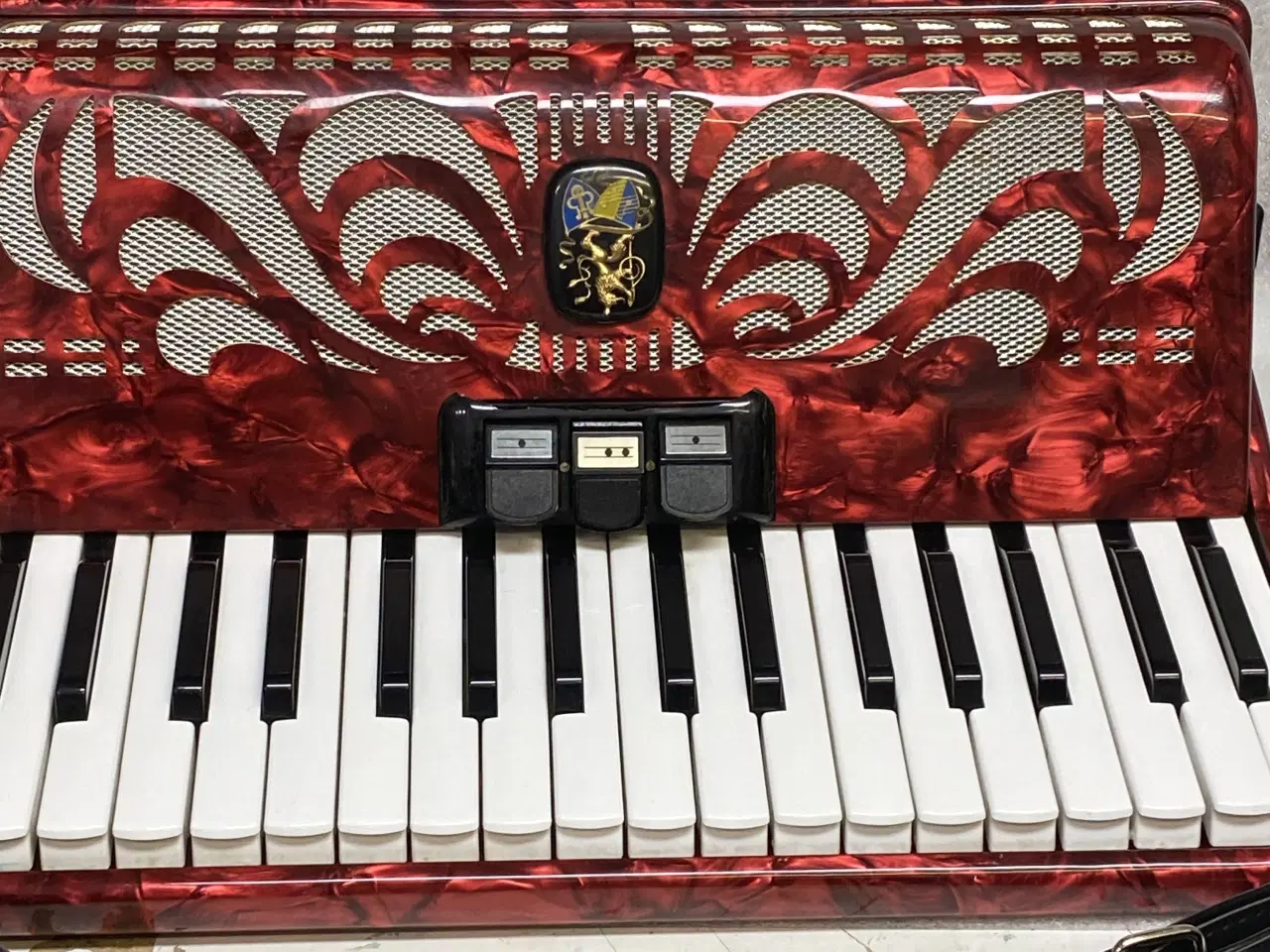 Billede 11 - Harmonikaen 🪗nyserviceret og fremstår i rigtig