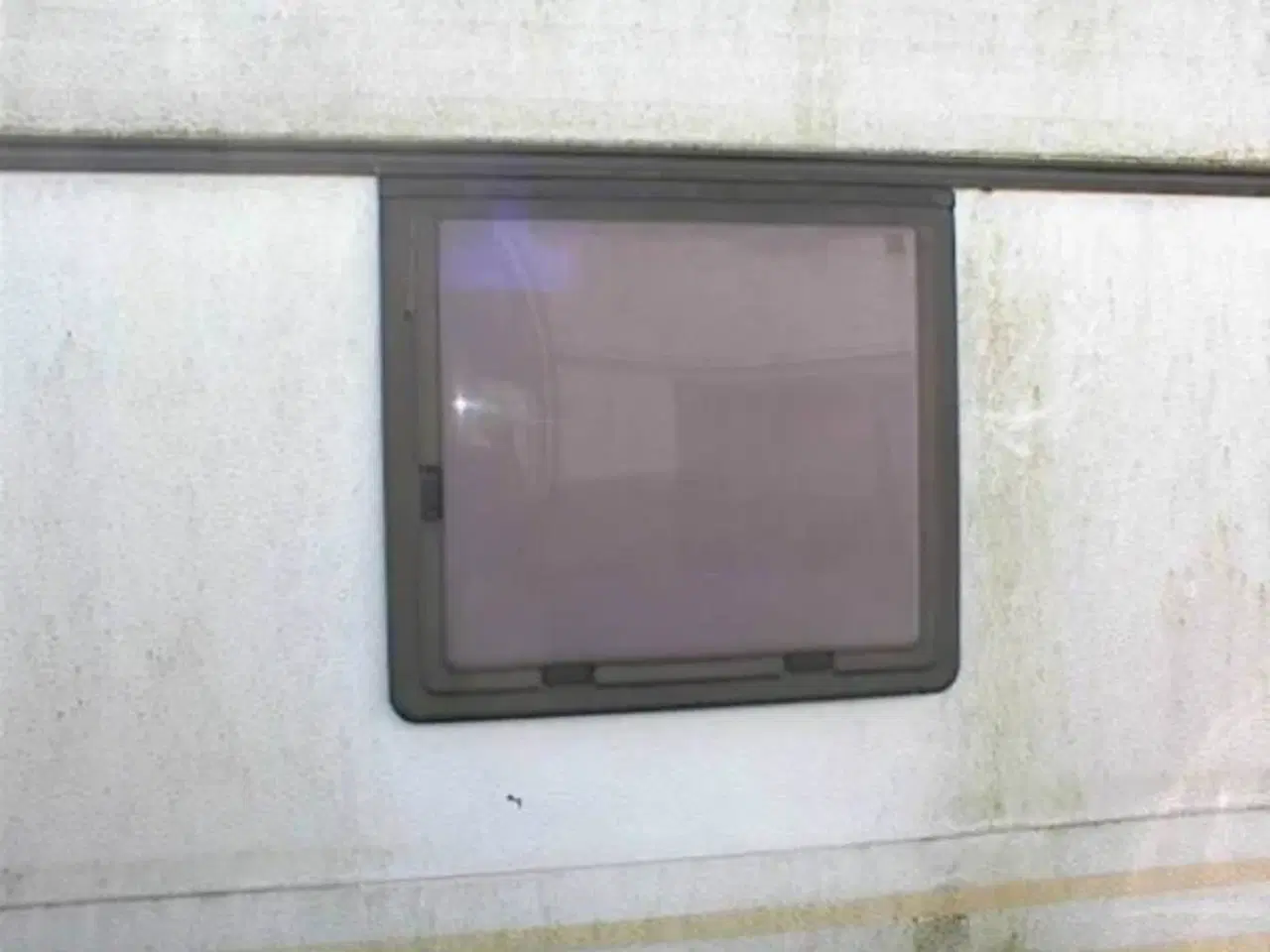 Billede 1 - Knaus Toilet Rude