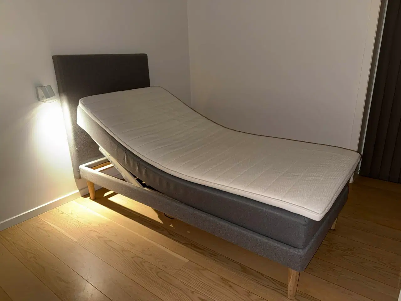 Billede 1 - 1-personers elevationsseng til salg