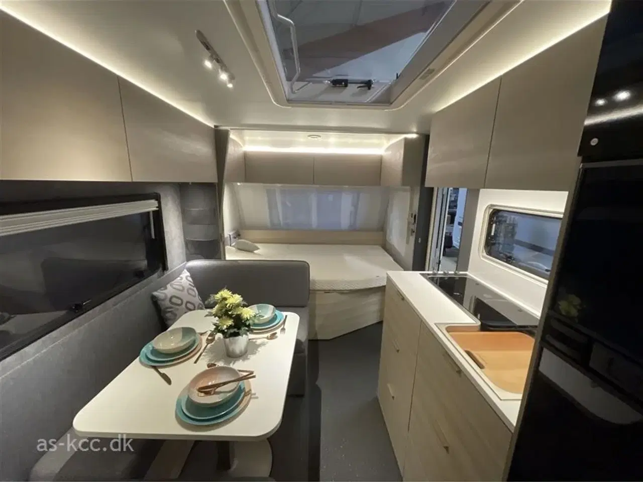 Billede 11 - 2026 - Adria Altea 552 PK Kampagne   Adria Altea 552PK Kampganevogn 2026, 3 køjer dobbeltseng, siddegruppe