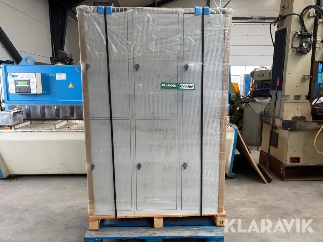 Billede 2 - Værkstedsskabe