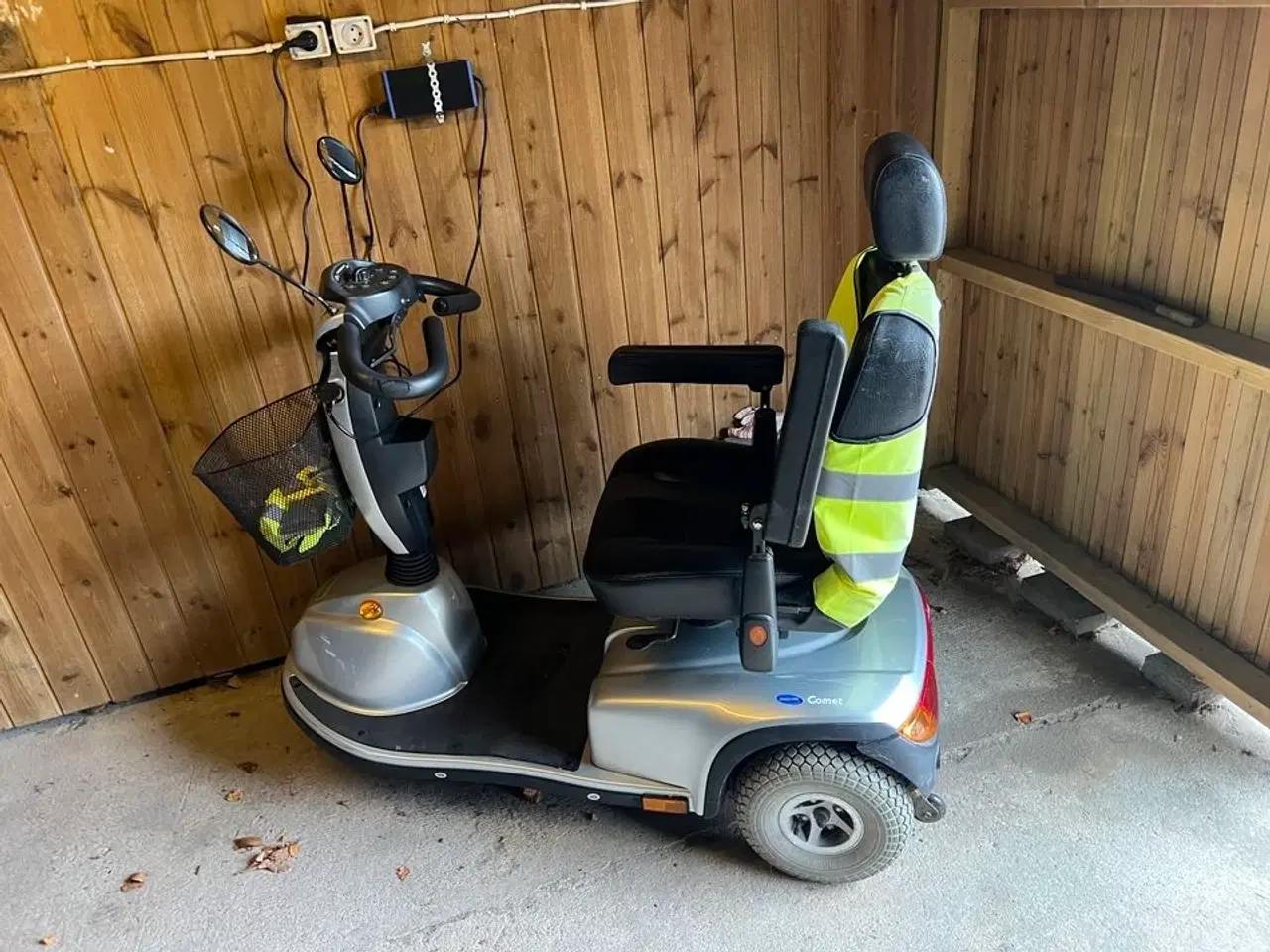 Billede 5 - Elcooter INVACARE Comet inkl. lader