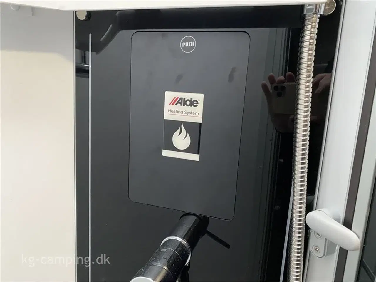 Billede 22 - 2023 - Benimar Amphitryon 998 3500 kg   Særdeles velholdt Benimar AMPHITRYON 998 ALDE - Vognen kan vejes op til 4.400 kg.