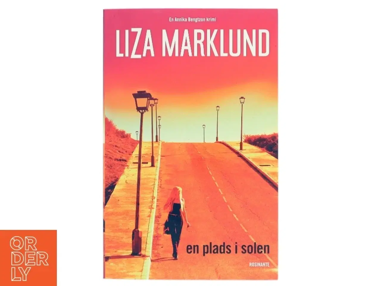 Billede 1 - En Plads I Solen af Liza Marklund (Bog)