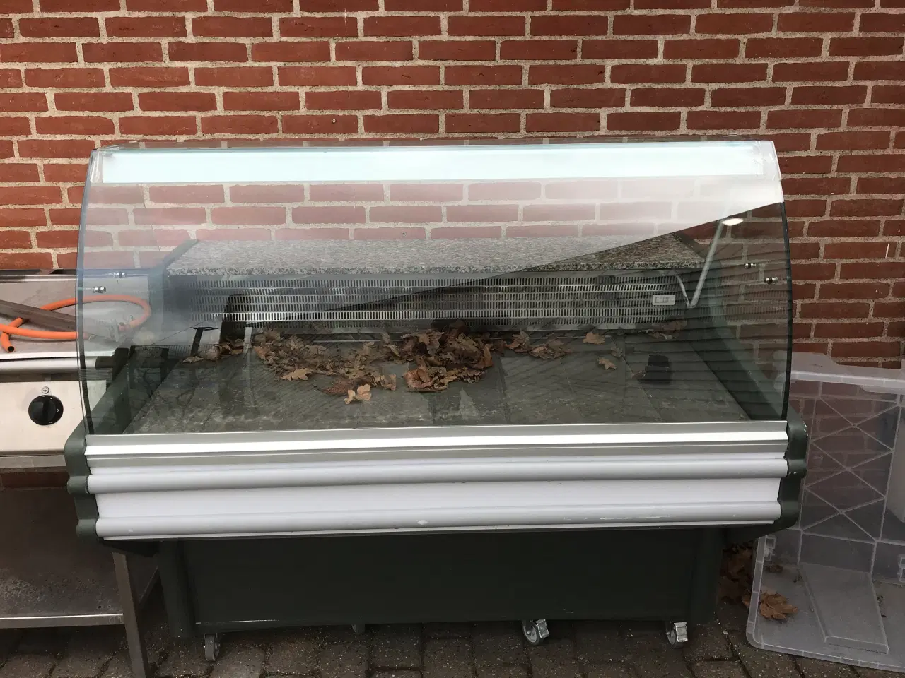 Billede 2 - Kølevitrine sælges