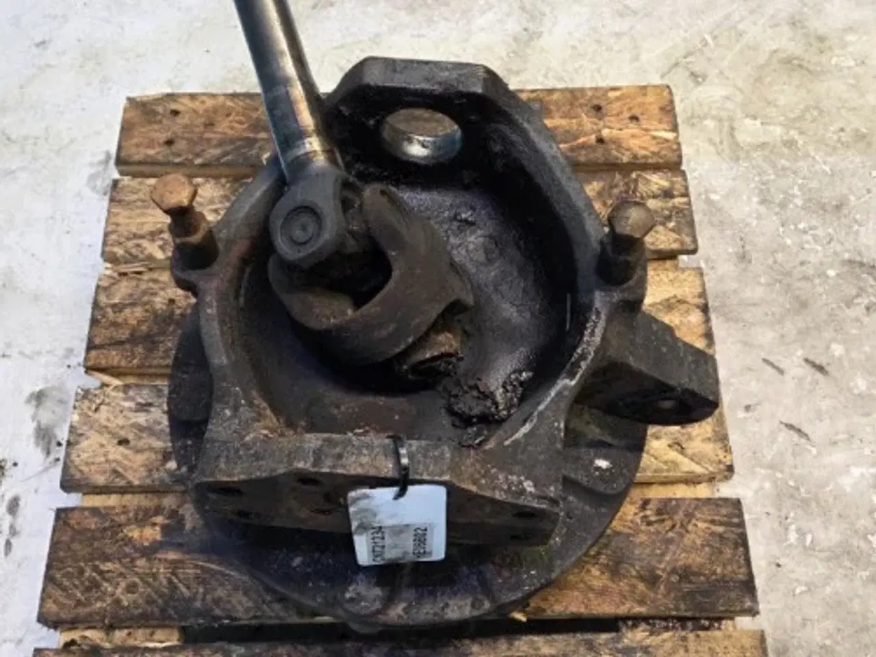 Billede 6 - New Holland LB115B Hjulnav R. 85821290 