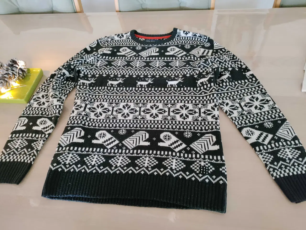 Billede 2 - Julesweater+2 jule t-shirts 