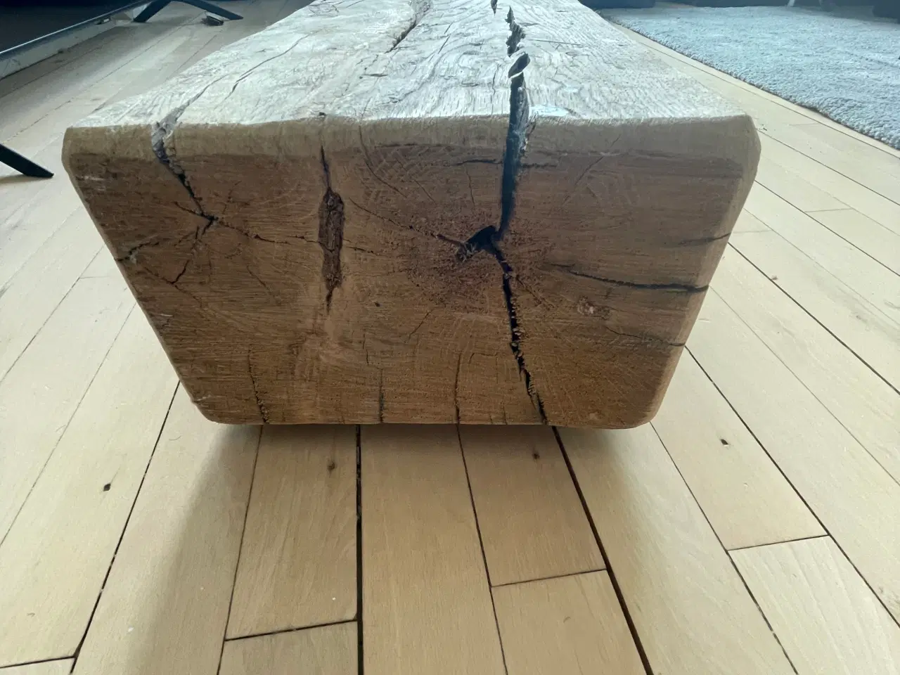 Billede 4 - By Løth tv bord, over 100 år gammelt træ