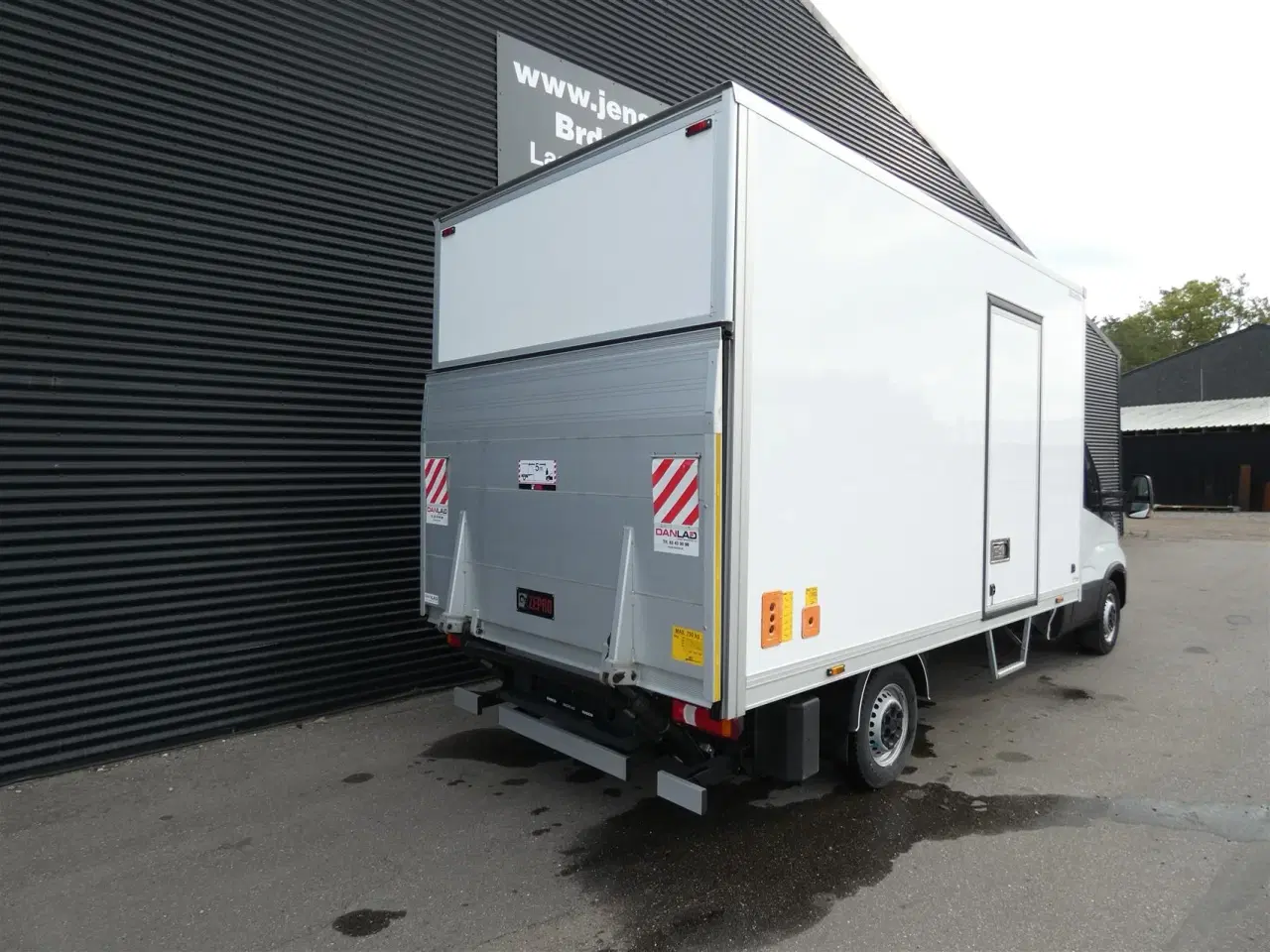 Billede 3 - Iveco Daily 35S16 4100mm 2,3 D m/Alukasse med lift Hi-Matic 156HK Ladv./Chas. 8g Aut.