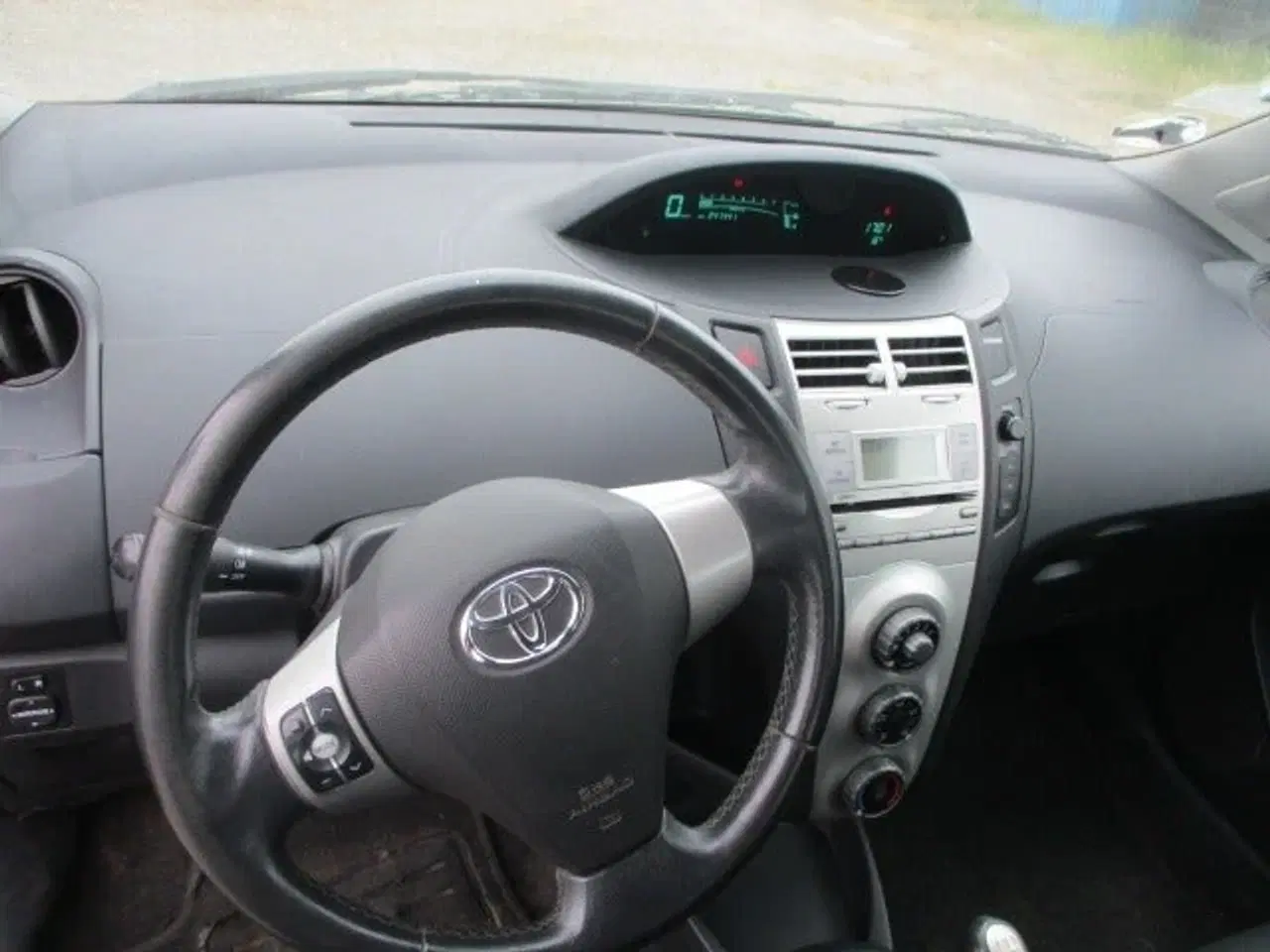 Billede 9 - Toyota Yaris 1,3 Luna