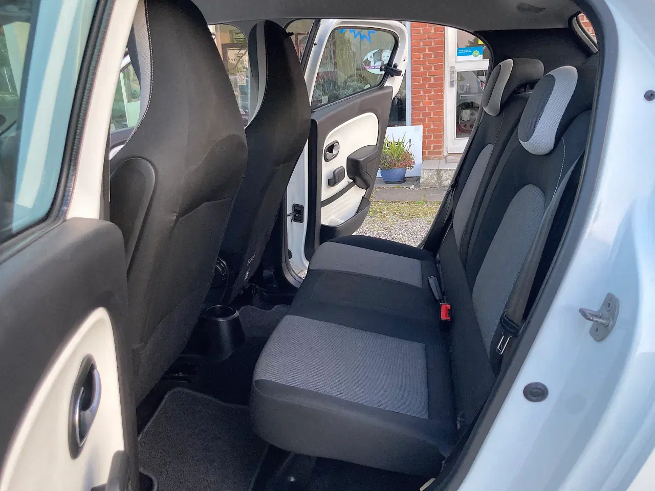 Billede 13 - Renault Twingo Kun kørt 90000km nysyn