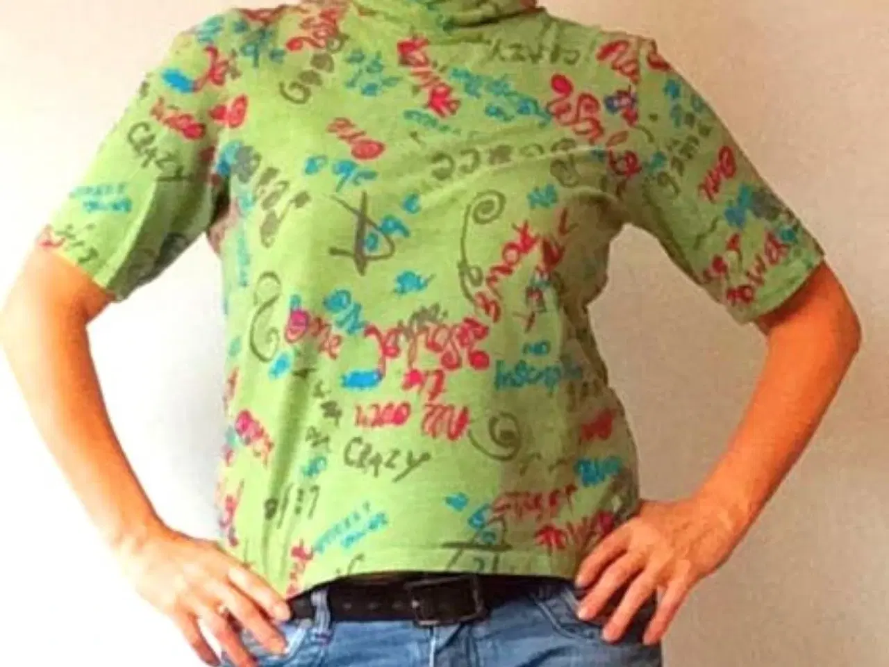 Billede 2 - T-shirt med graffiti - hjemmesyet unika