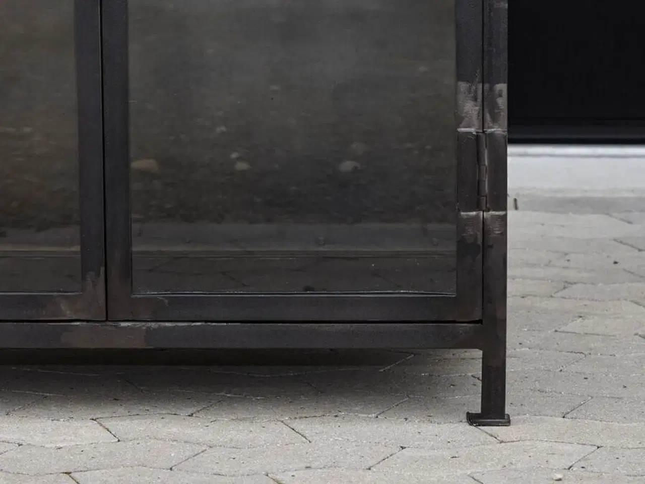 Billede 3 - Nyt Vitrineskab RAW oxideret jern