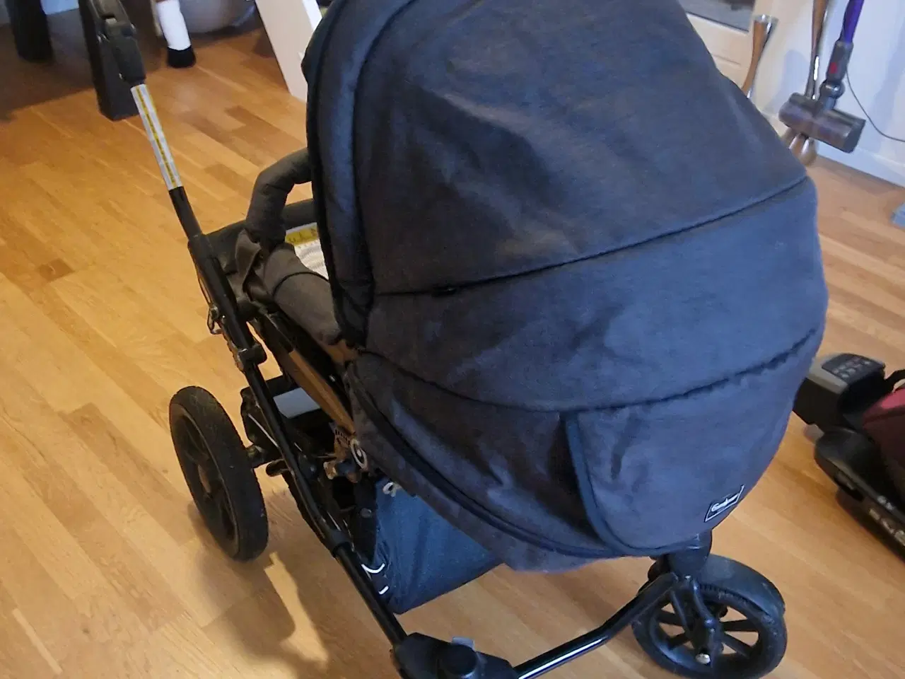 Billede 2 - Flot Emmaljuna klapvogn sælges