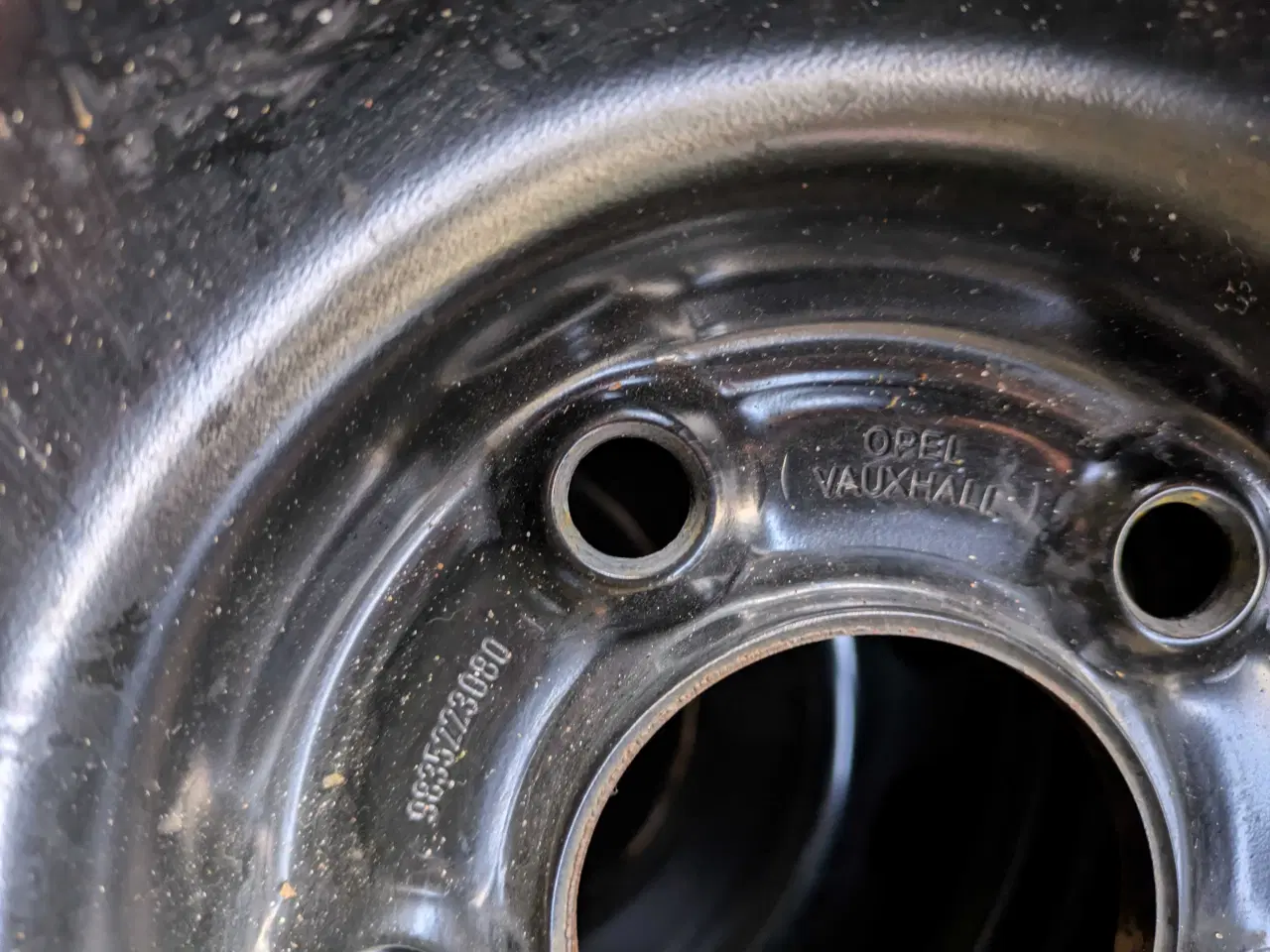 Billede 1 - næsten nye fælge med v.dæk 8 mm