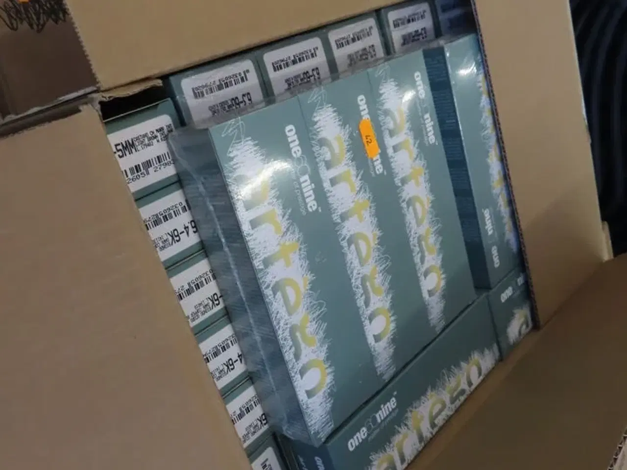 Billede 2 - Palle med Toilet, kaffemaskine og frisørprodukter