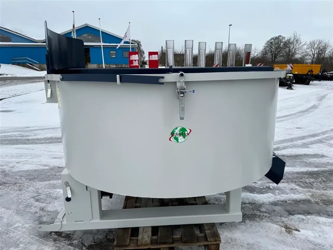 Billede 3 - Agrofyn 1200 liter med hydraulisk træk