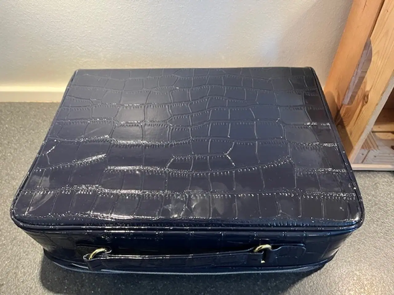 Billede 5 - Eksklusiv Estée Lauder Makeuptaske – Mørkeblå (XL)