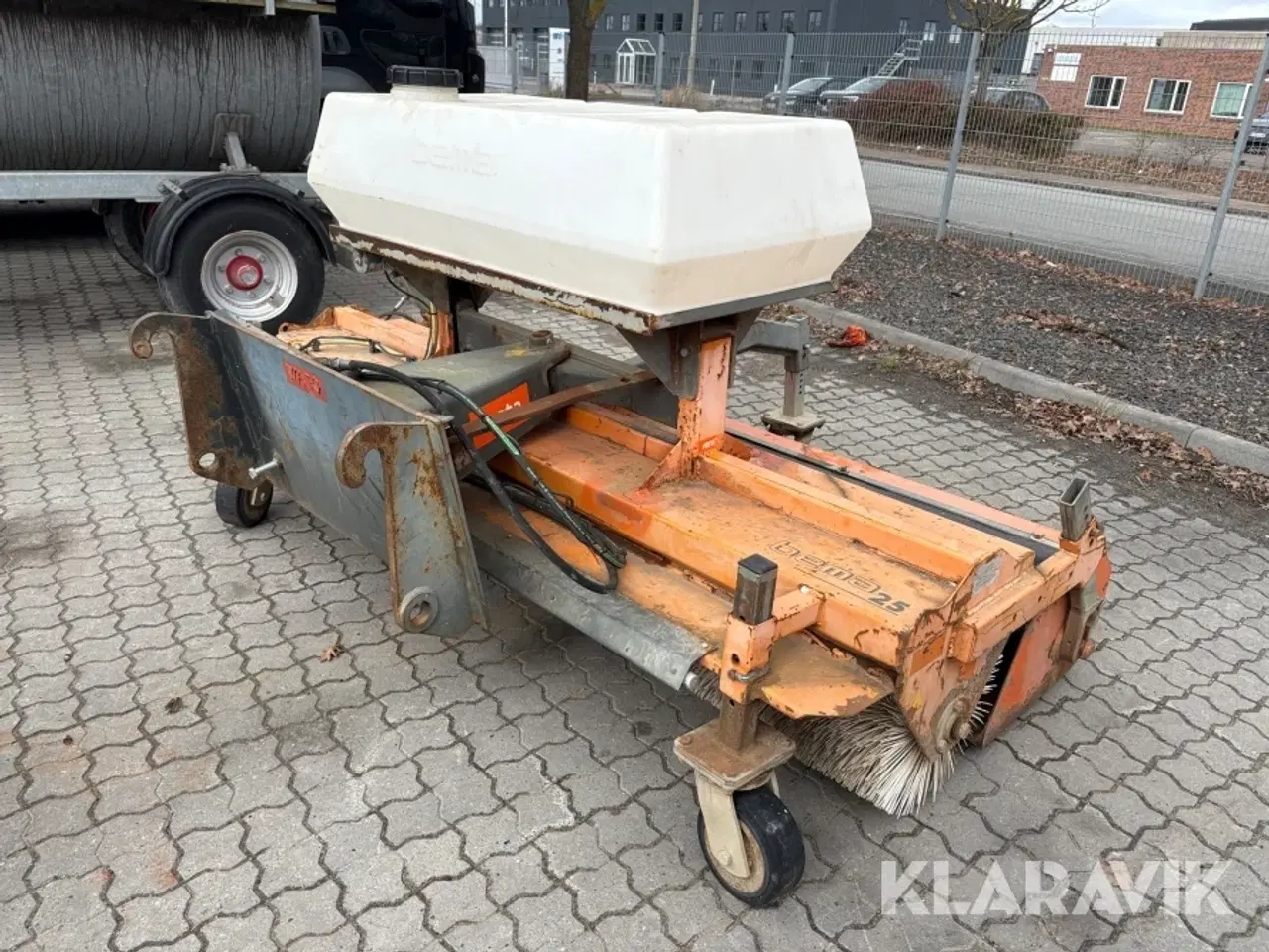 Billede 1 - Kost Bema 25 med opsamler og tank