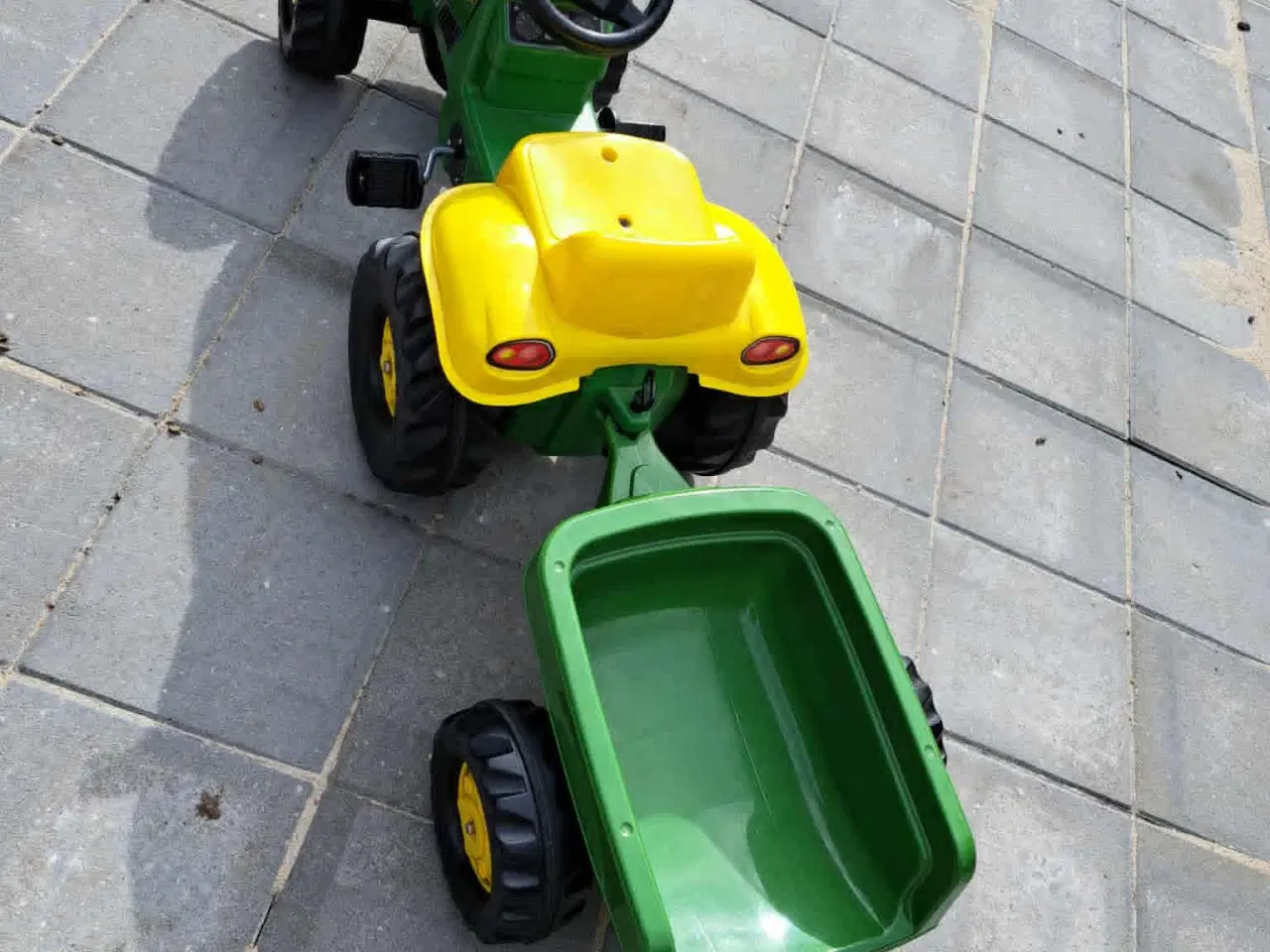 Billede 2 - børne legetøj pedal traktor john deere med vogn