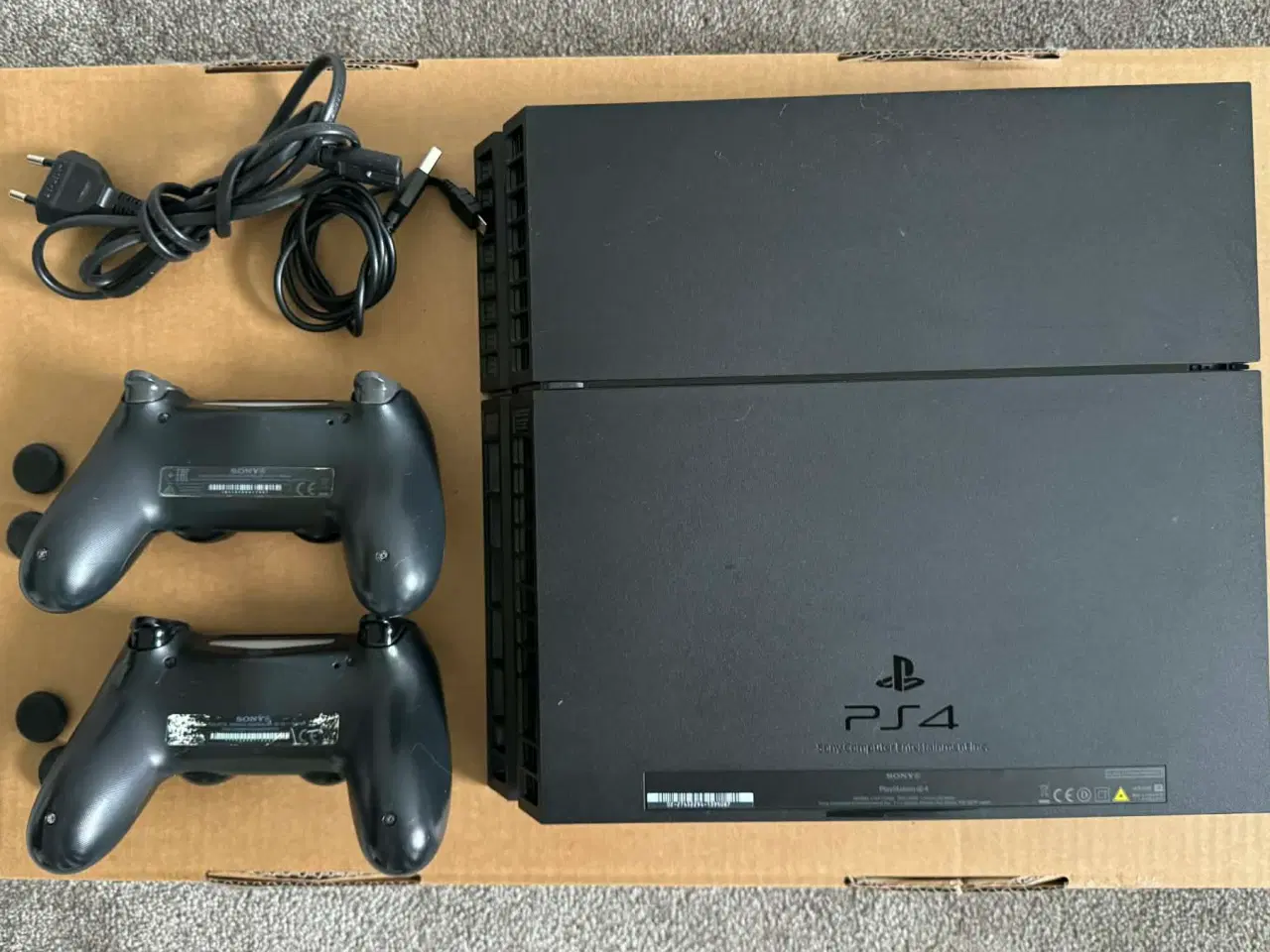 Billede 4 - PÆN PS4 500gb - 2x controller - 11 spil (billig)