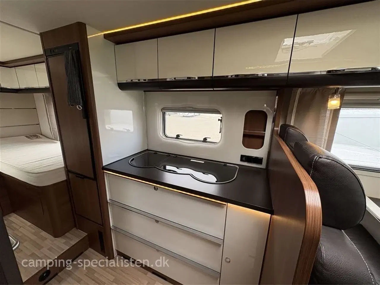 Billede 11 - 2017 - LMC Cruiser Premium   LMC Cruiser Premium T 681 G fra 2017 - rigtig fin autocamper - kan nu ses hos Camping-Specialisten.